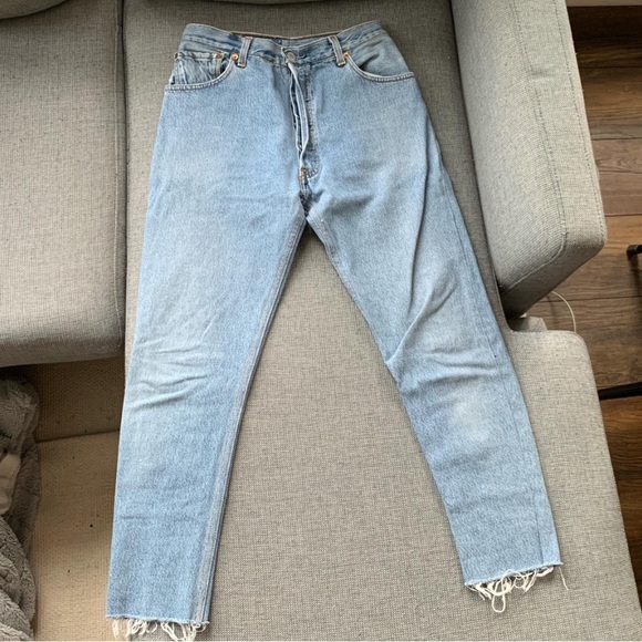 Tapered Light Wash Levi’s Jeans - Picture 2 of 3